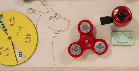 Pufa manipulacyjna montessori LAS z siedziskiem kółeczkami 3w1