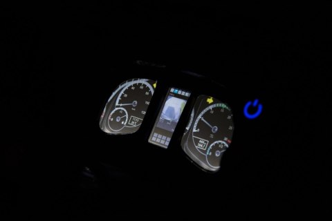 Auto na akumulator Mercedes-Benz Zetros dla dzieci Czerwony + 2-osobowy + Bagażnik + Pilot