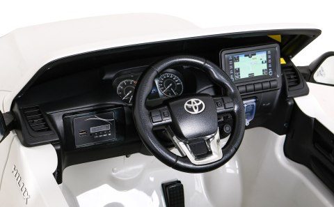 Toyota Hilux na akumulator dla dzieci Biały + Napęd 4x4 + Pilot + 2 bagażniki + Radio MP3 + LED