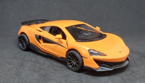 McLaren 600LT Orange Auto Kolekcjonerskie Samochód z napędem Pull-Back 1:32