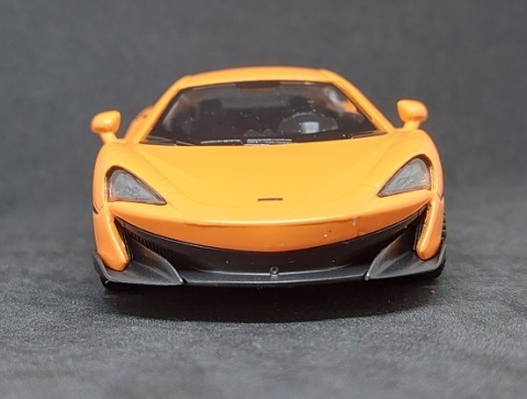 McLaren 600LT Orange Auto Kolekcjonerskie Samochód z napędem Pull-Back 1:32