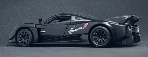 Pagani Huayra R Black Auto Kolekcjonerskie Samochód napęd Pull-Back 1:32