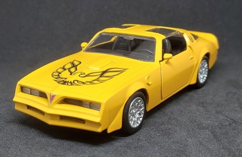 Pontiac Firebird 1978 żółty Auto Kolekcjonerskie Samochód Screaming Chicken