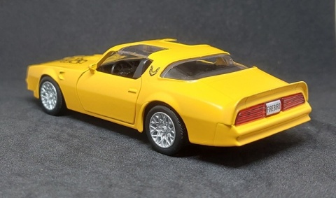 Pontiac Firebird 1978 żółty Auto Kolekcjonerskie Samochód Screaming Chicken