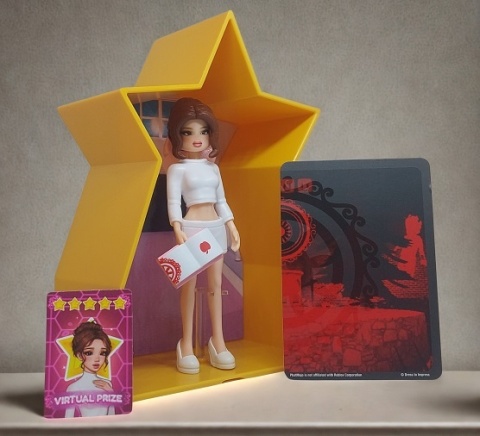 Dress to Impress – Lalka Mystery Models Kolekcjonerska z Kartą Roblox i Złotą Kapsułą