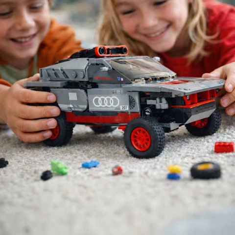 Audi RS Q e-tron 1:30 klocki 367 el. Samochód Rastar