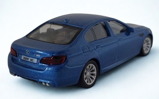 BMW M5 niebieski samochód Die-Cast 1:43 auto dla kolekcjonera i dziecka