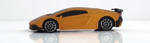 Lamborghini Aventador SV Coupe Samochód resorak Die-Cast 1:64 yellow