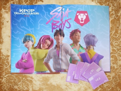 KPOP Demon Hunters Album Kolekcjonerski + Naklejki i Plakat