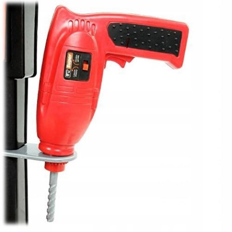 Warsztat stolarski - stolik klucze piła narzędzia